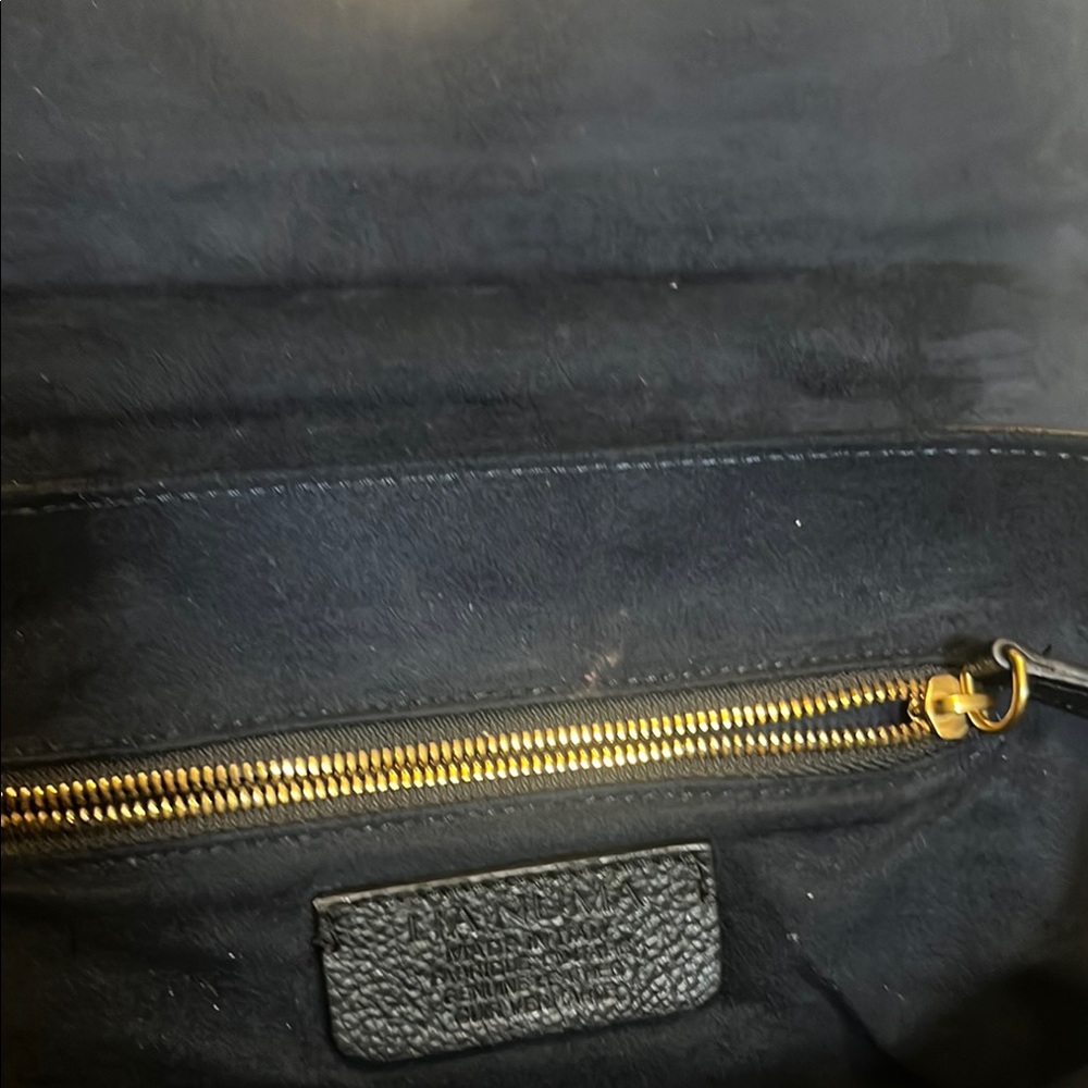 Elegant Black Leather Satchel - Picture 6 of 8
